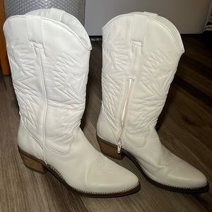 White cowboy boots size 40/8.5